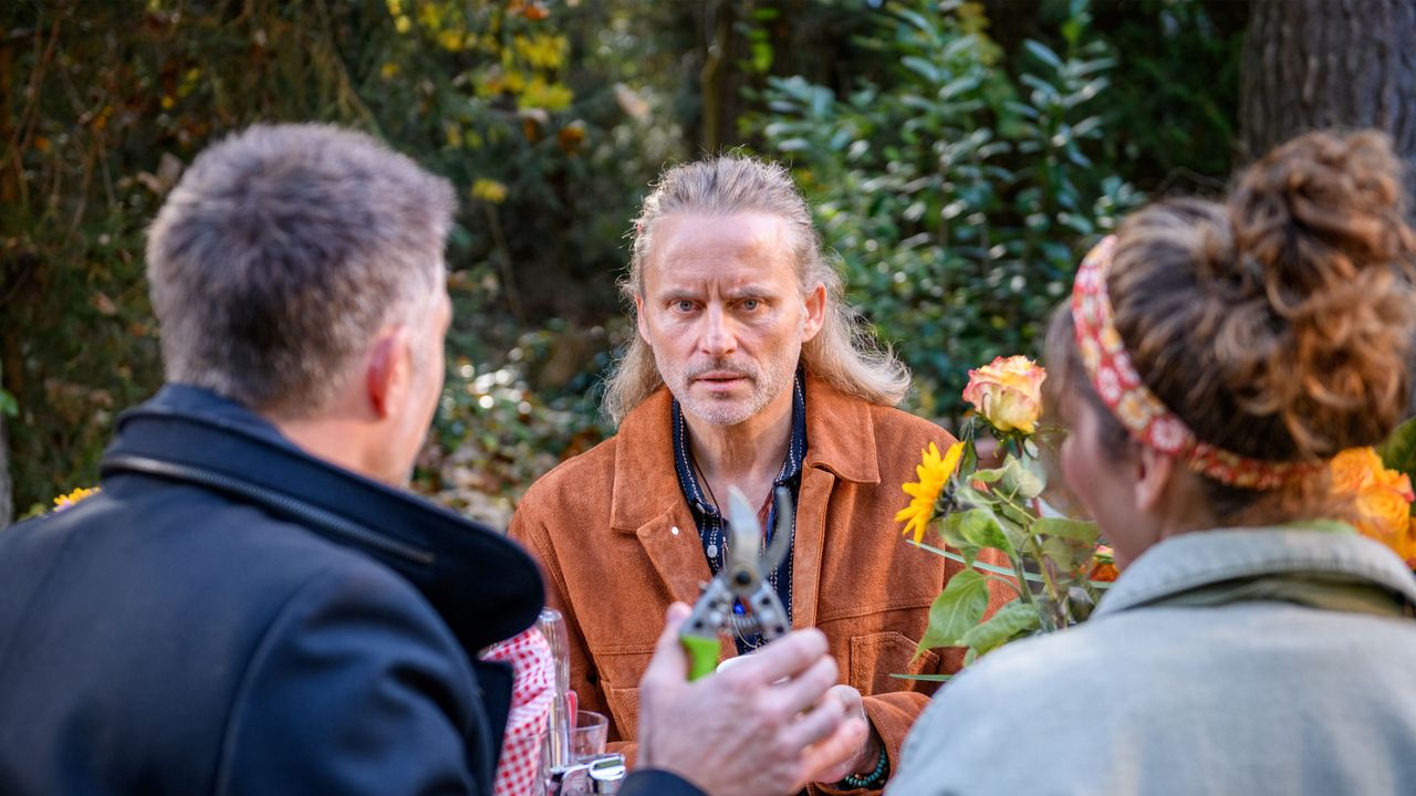 In der Folge 1375 von Sturm der Liebe überschlagen sich die Ereignisse rund um die Charaktere Eva, Robert, Curd, Werner, Doris, Michael, Sibylle und Jacob.