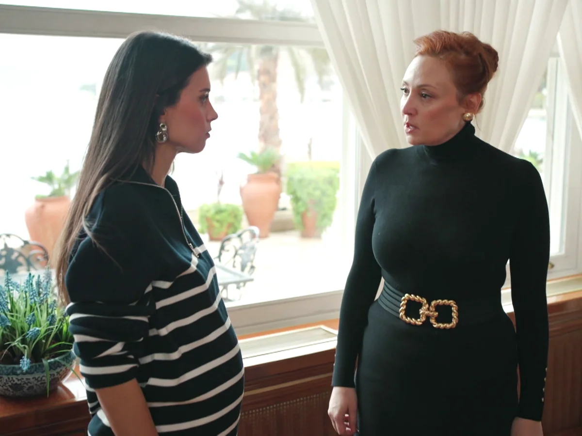 Pelin se cree más que nadie por estar embarazada y recibe la respuesta más contundente de İfakat