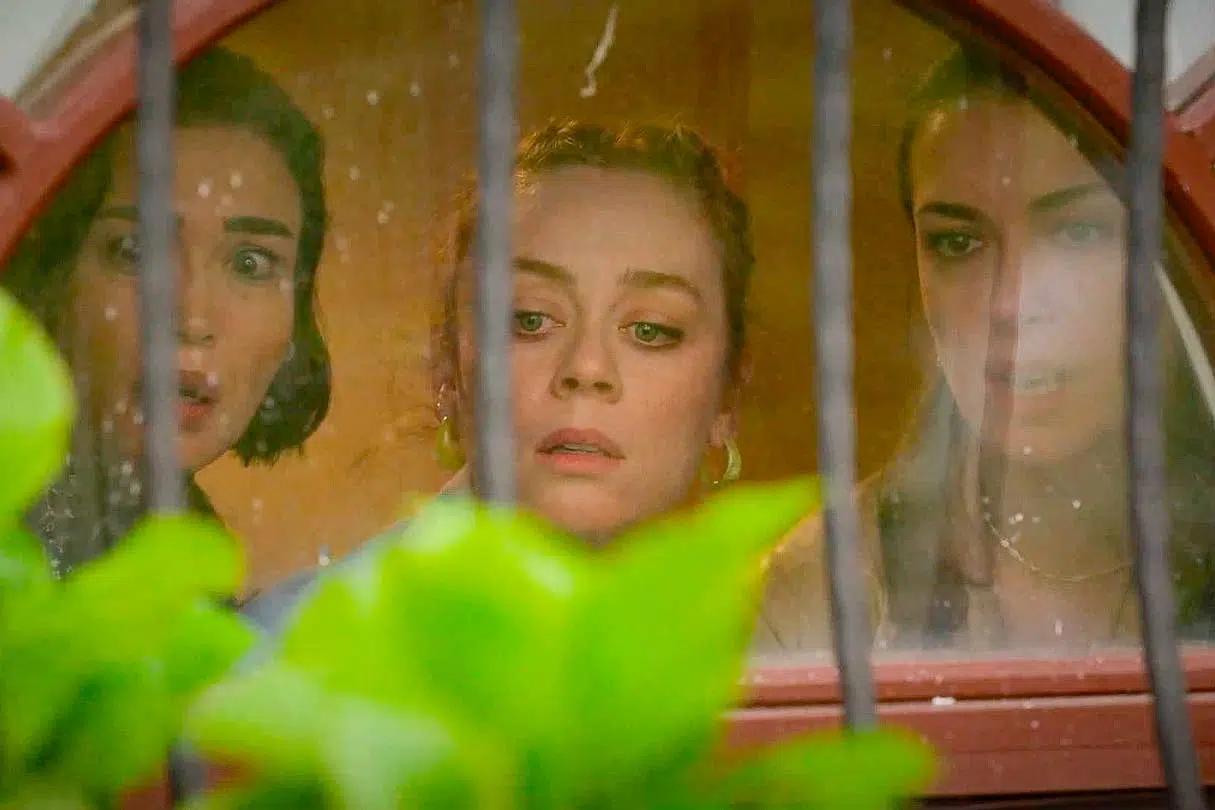 Avance ‘Renacer’ (22 de septiembre): Bahar intenta pedir ayuda durante su secuestro… pero Evren no responde