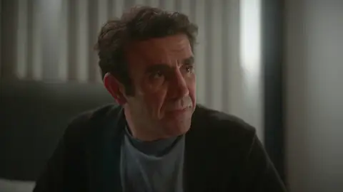 Que se aferre a la vida: Timur le da un consejo a Efsun sin saber que le queda menos de un año