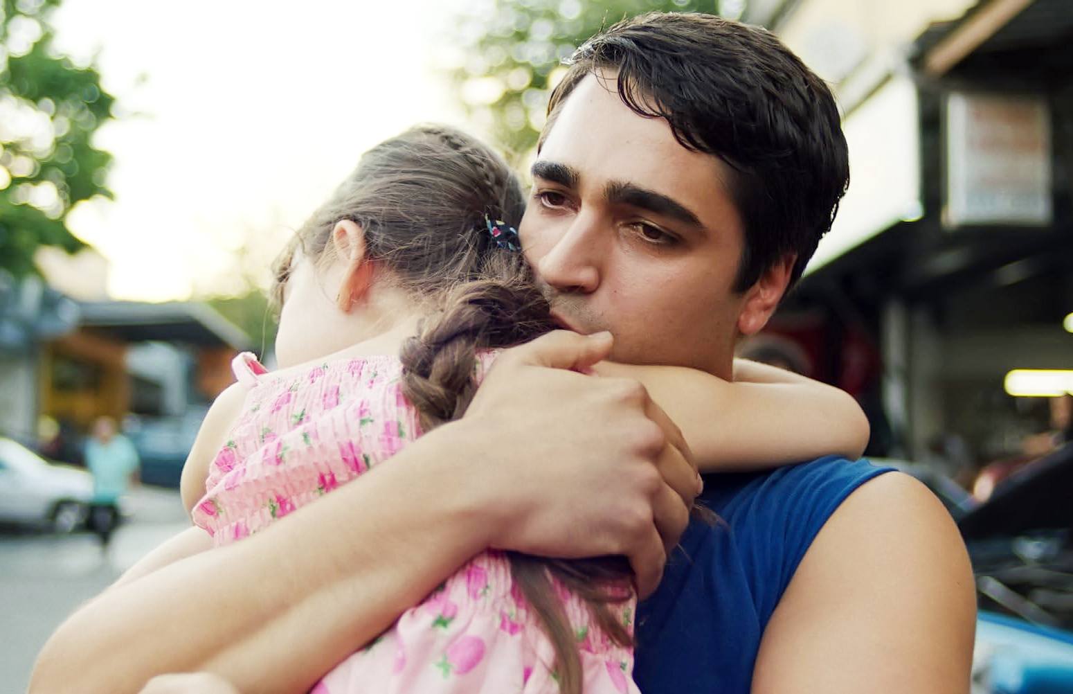 Mert Ramazan Demir (Una nueva vida) vuelve a Netflix con Un hombre abandonado: fecha de estreno y reparto