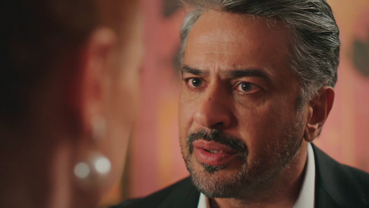 Orhan revela su plan a İfakat: quitar a Halis del control de la familia y la empresa