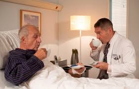 „In aller Freundschaft“-Abschiedsschmerz: Diese vier geliebten Darsteller werden niemals vergessen!