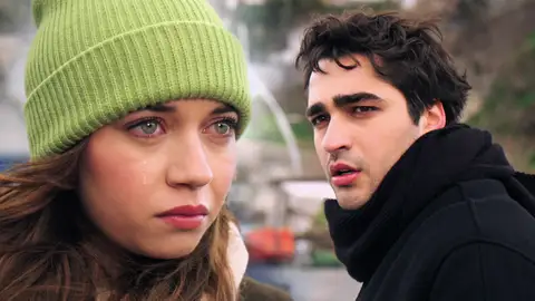 Seyran consuma su venganza y entrega a Orhan a la policía delante de Ferit