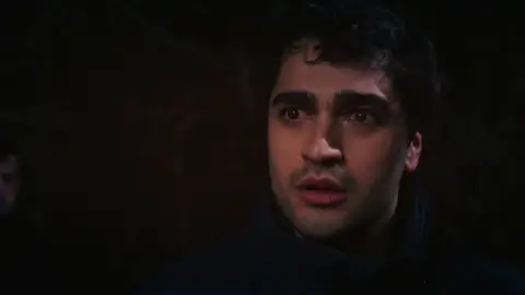 Ferit encuentra a Kazim inconsciente en el bosque y se enfrenta a hombres armados para salvarlo, ¿sobrevivirá?