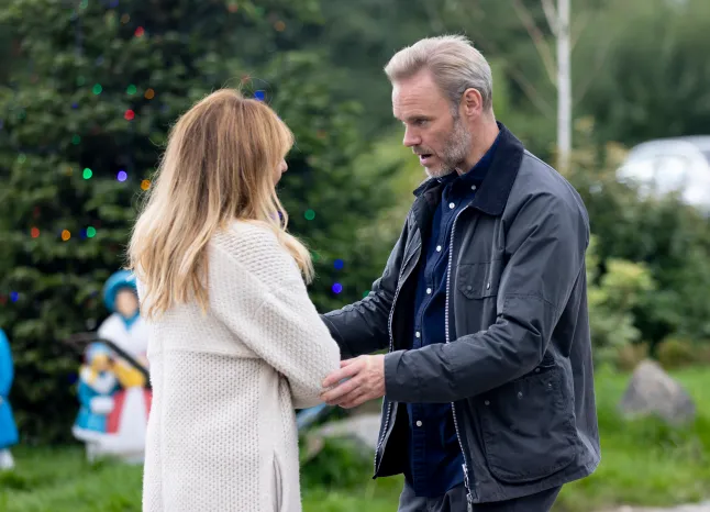 NEW UPDATE! Two Emmerdale locals cornered by police for Ray’s murder in early ITVX release