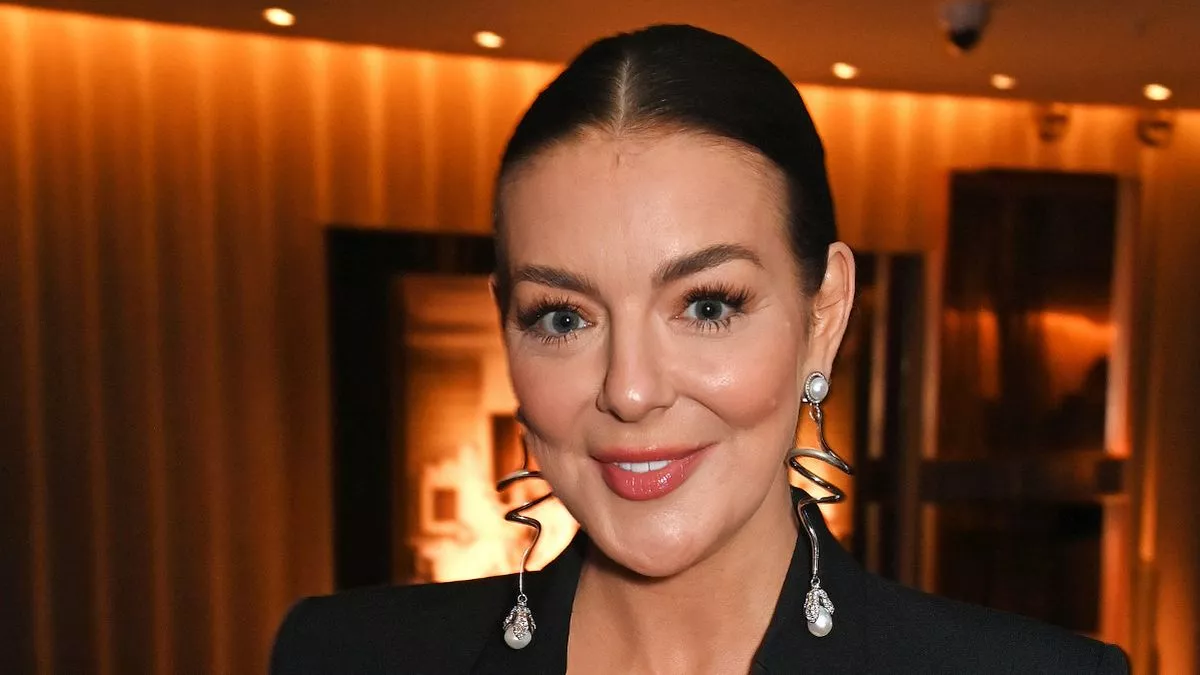 Sheridan Smith looks very different in sneak peek at BBC drama with Casualty star