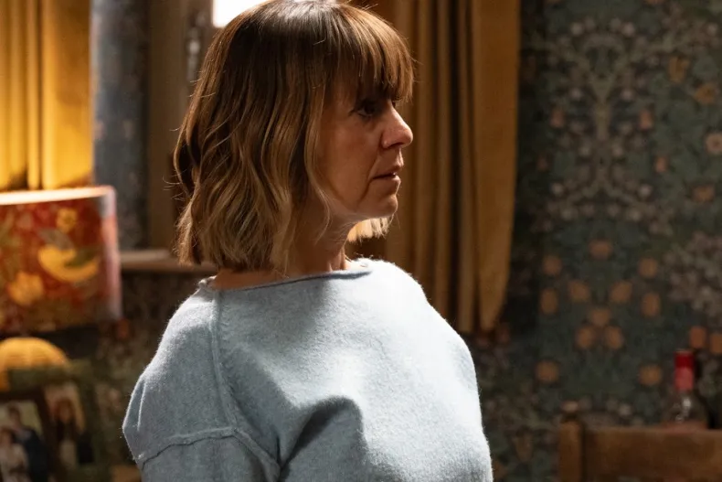 Emmerdale Spoilers: A ripped fragment of Ray’s shirt is discovered with an unregistered fingerprint — and when it aligns with Rhona’s contact, the village is filled with speculations.