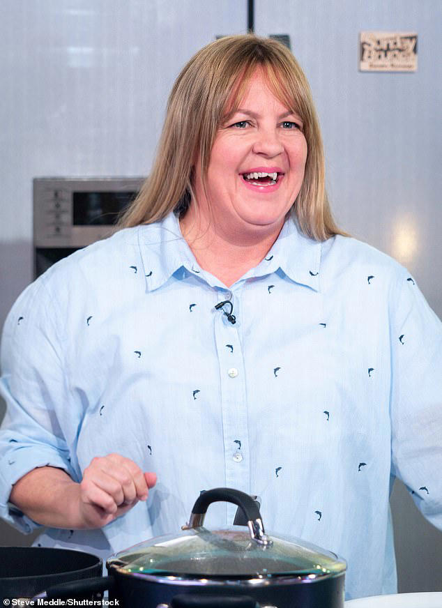 OMG SHOCKING!!! EastEnders’ Lorraine Stanley stuns fans after 6.5st weight loss! Actress shows off incredible transformation at mental health gala and reveals life-changing choices