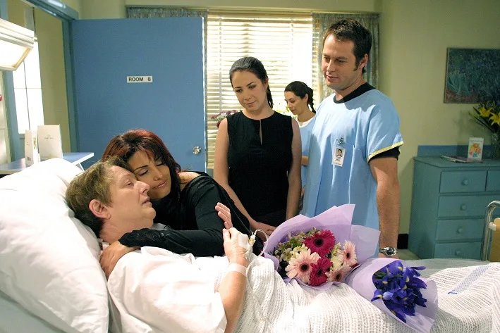 A former Home & Away star dies at home — which beloved favourite has the industry mourning this devastating loss?