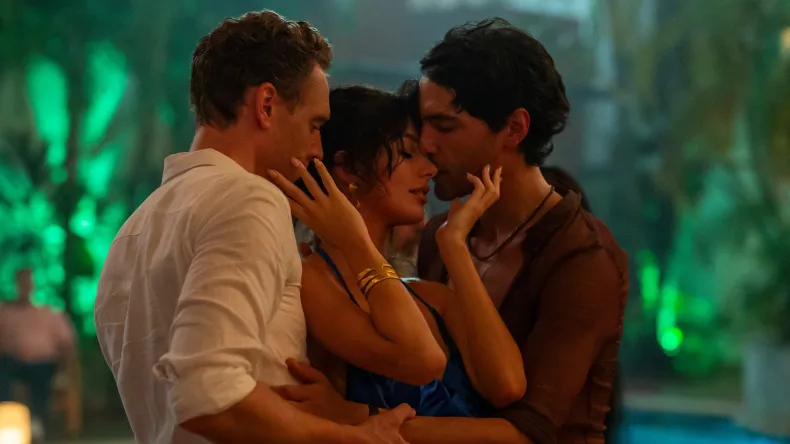 HOT NEWS!!! EastEnders unveils a racy three-person encounter with the twins, describing it as ‘one of the most passionate love triangles in television history’!