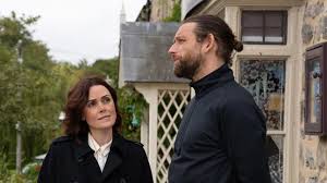 Emmerdale legend confesses to murder in new spoiler video as loved ones reel